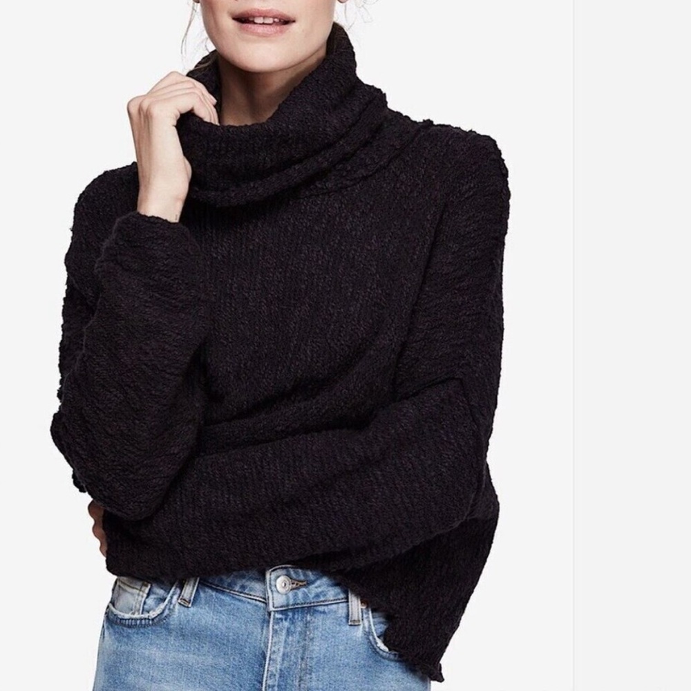 Free People Easy Cowl Neck Black Chunky Knit
Pullover Sweater Small